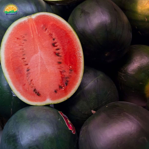 گران‌ ترین میوه‌ های دنیا: 4. هندوانه‌ی دانسوکه (Densuke Watermelon)