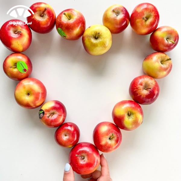چه میوه هایی برای سلامت پوست خوبه: 9. سیب