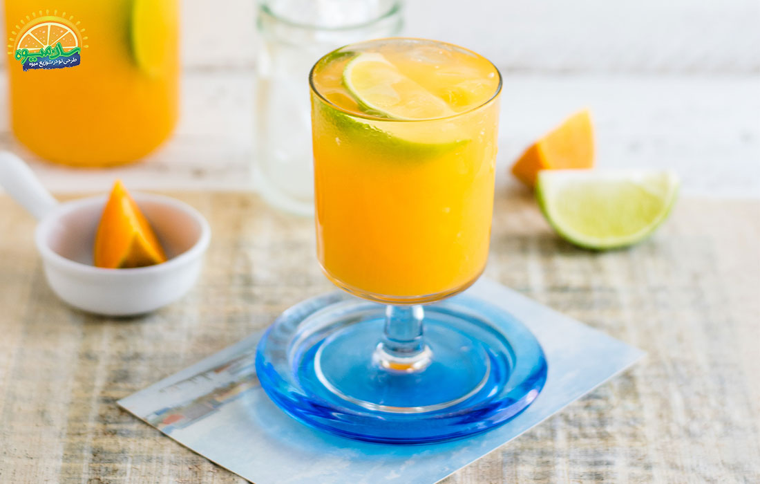 آب پرتقال تازه سبب طراوت روحیه می شود.