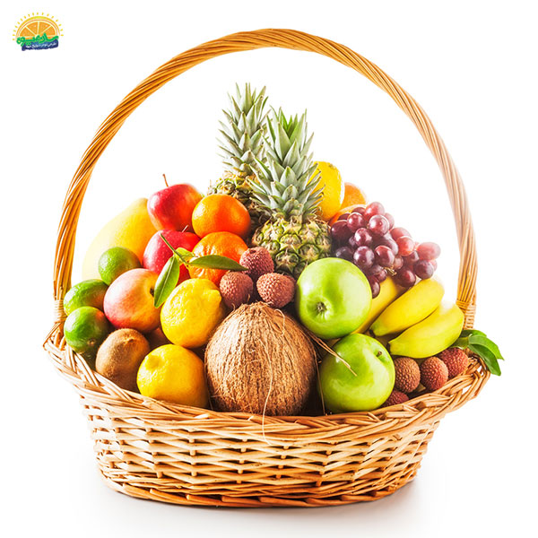 تدارک میوه پذیرایی برای مهمانان